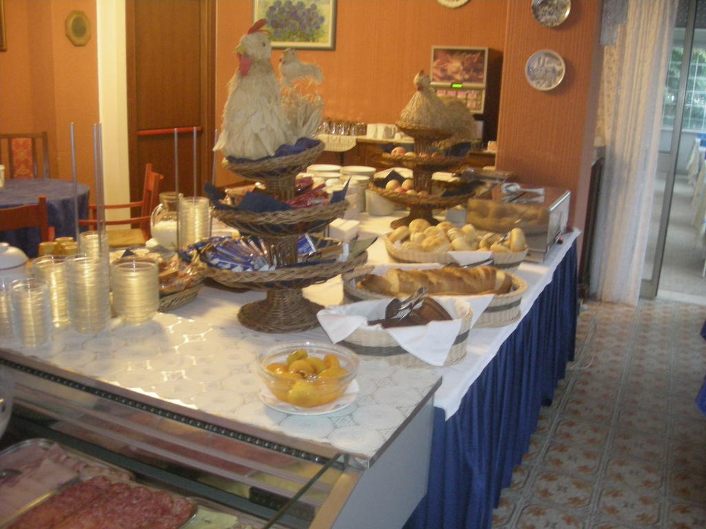 Hotel Tilly Cesenatico Buitenkant foto