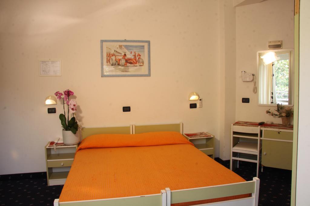 Hotel Tilly Cesenatico Buitenkant foto