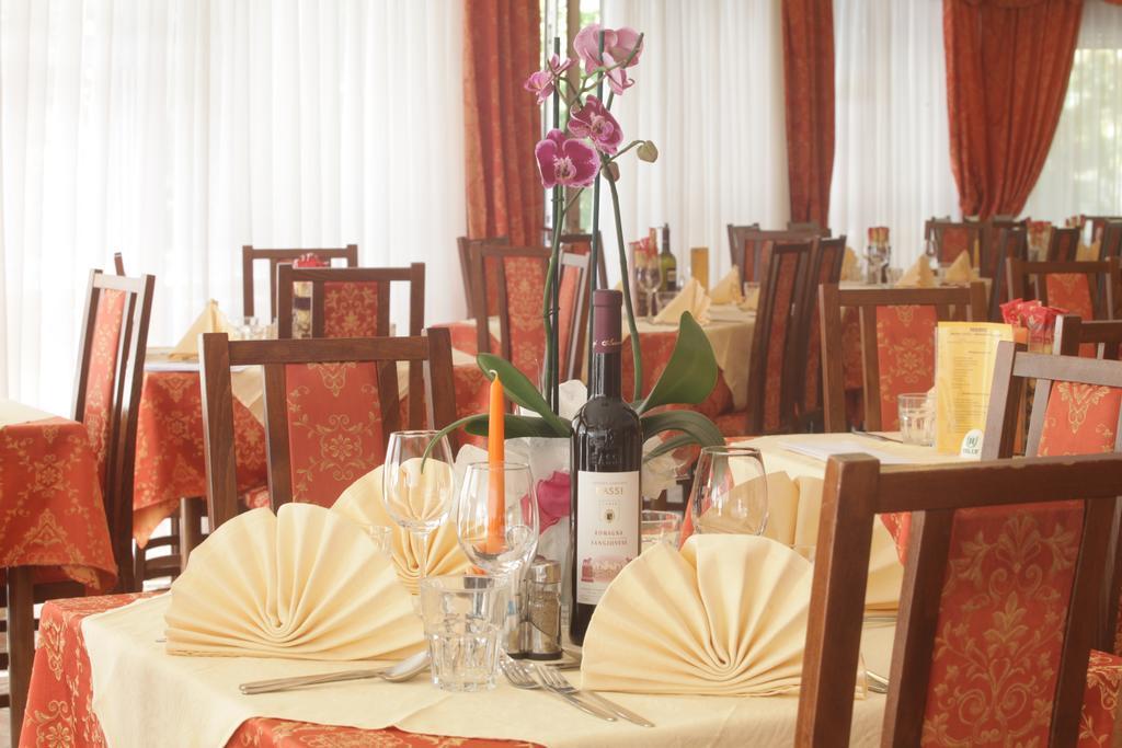 Hotel Tilly Cesenatico Buitenkant foto
