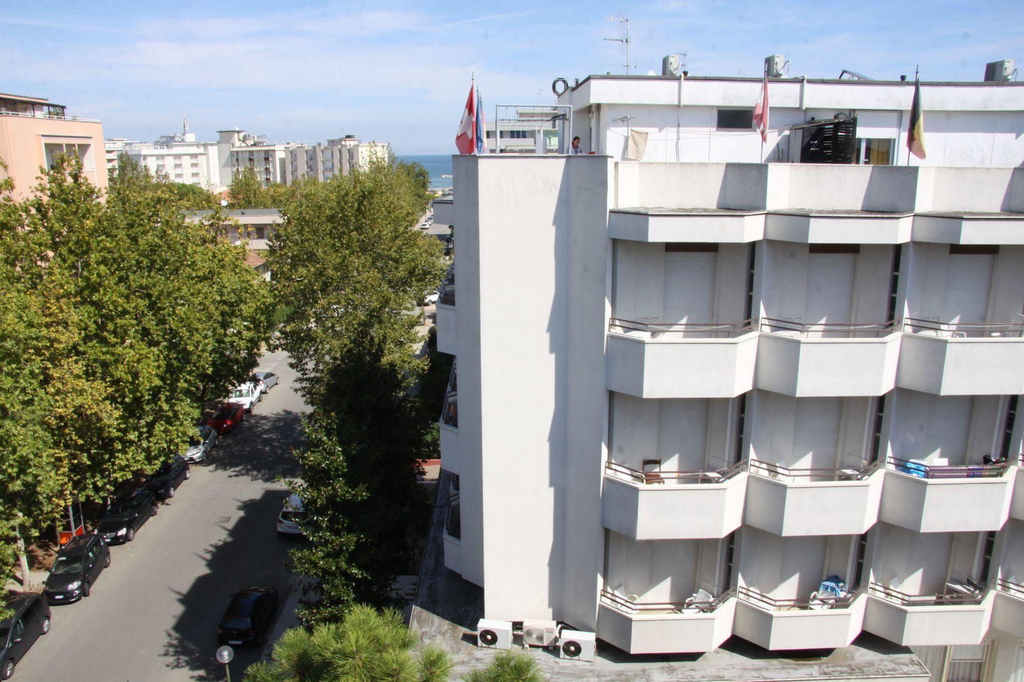 Hotel Tilly Cesenatico Buitenkant foto