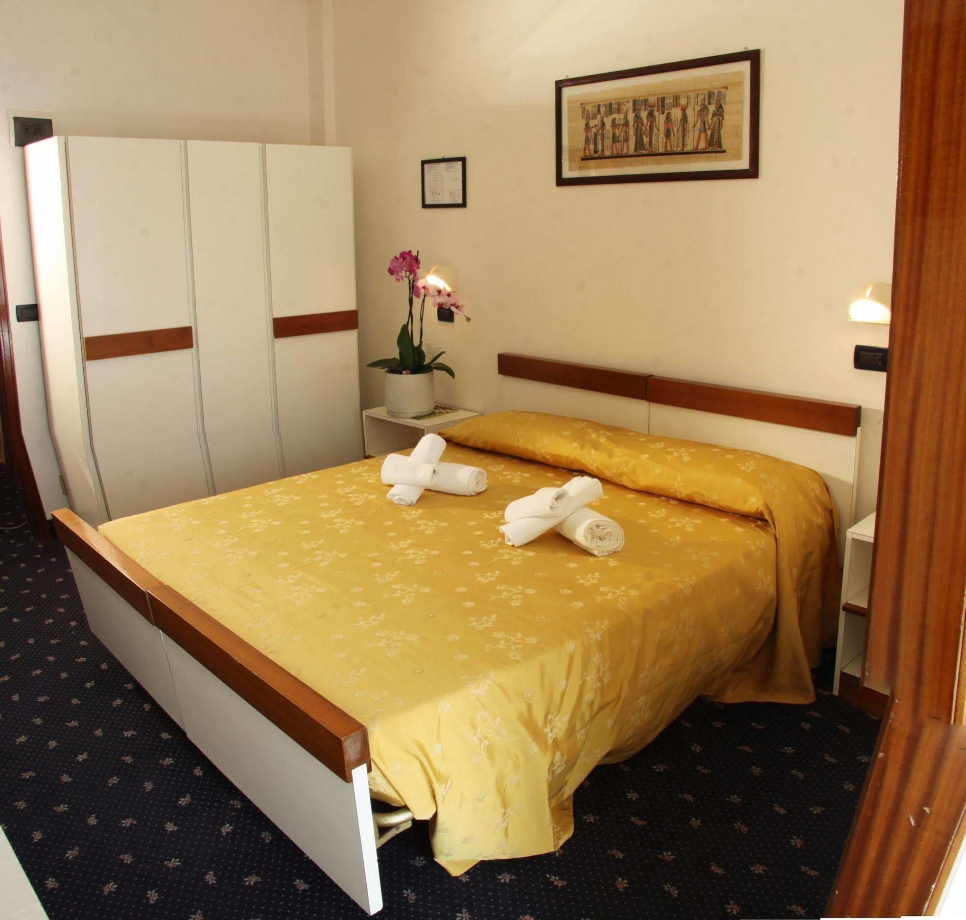 Hotel Tilly Cesenatico Buitenkant foto