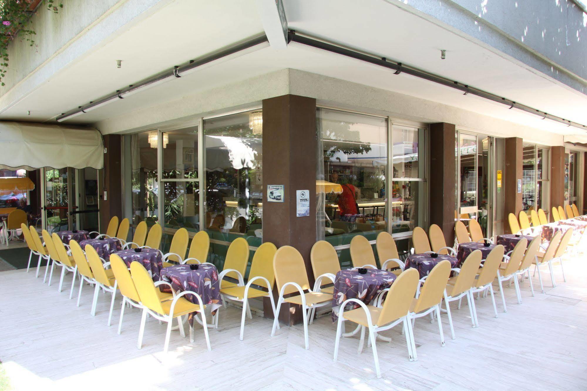 Hotel Tilly Cesenatico Buitenkant foto