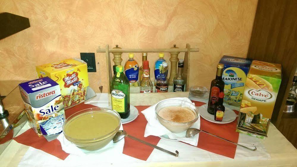 Hotel Tilly Cesenatico Buitenkant foto